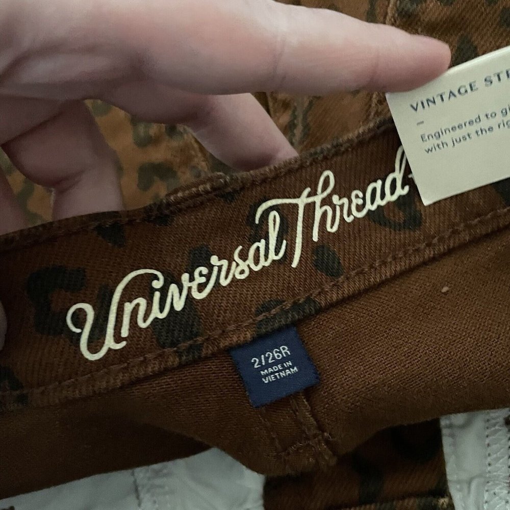 Universal Thread Women 2/26R Brown Leopard High Rise Vintage Straight Jean NWT - Picture 10 of 12